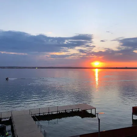 Lake View Apartment