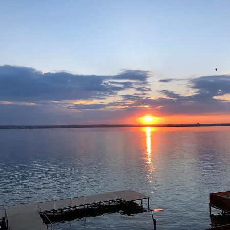 Lake View * 马马亚